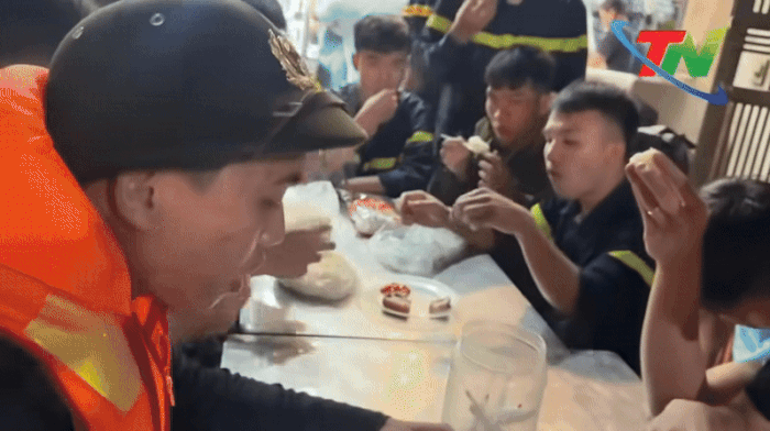 Những bữa ăn sáng lúc... 6h tối: Chữ thương viết thế nào cũng không đủ- Ảnh 1.