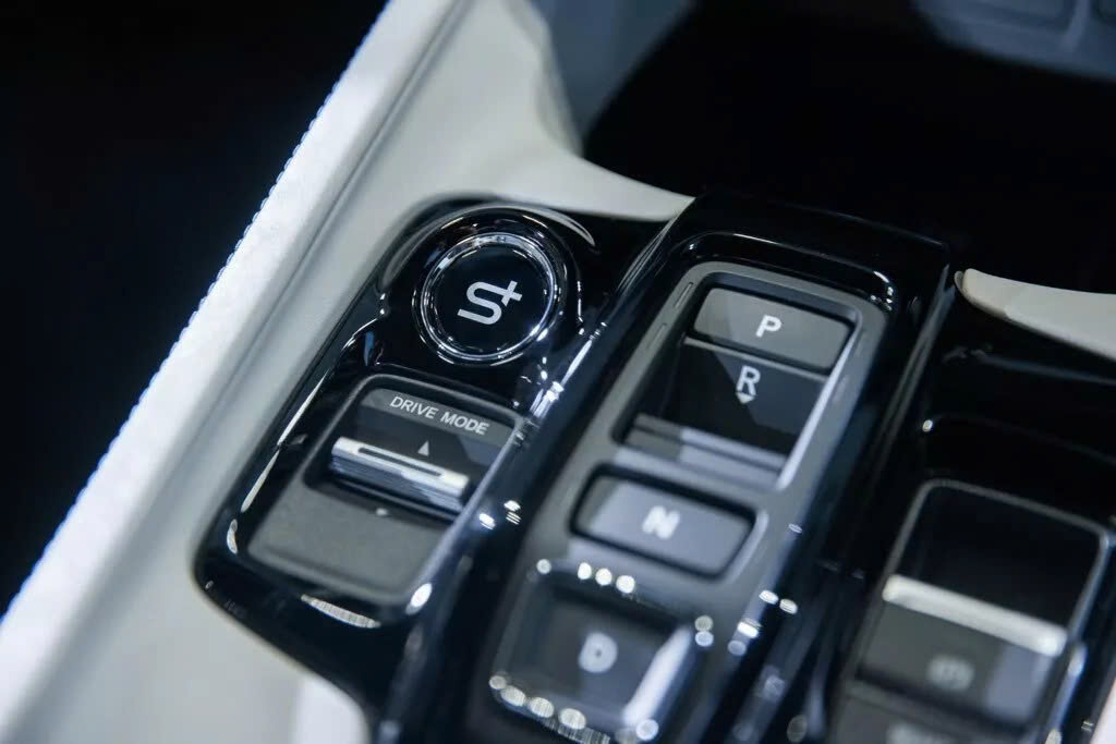 Mẫu xe thể thao nhiều điểm chung với Honda Civic này vừa ra mắt 1 tháng đã nhận 2.400 đơn hàng: Gấp 8 lần dự kiến, điều bất ngờ là khách hàng chủ yếu đã lớn tuổi- Ảnh 3.