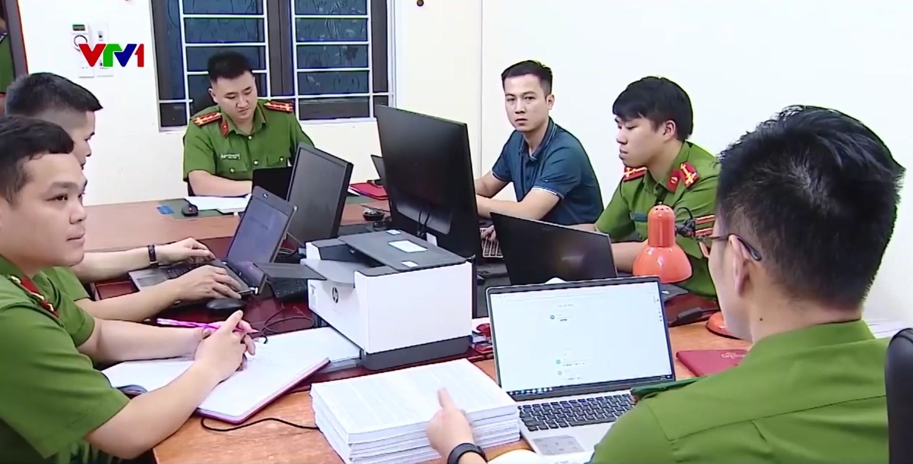 Kẽ hở quản lý số điện thoại ảo tiếp tay lừa đảo- Ảnh 2. Kẽ hở quản lý số điện thoại ảo tiếp tay lừa đảo- Ảnh 2.
