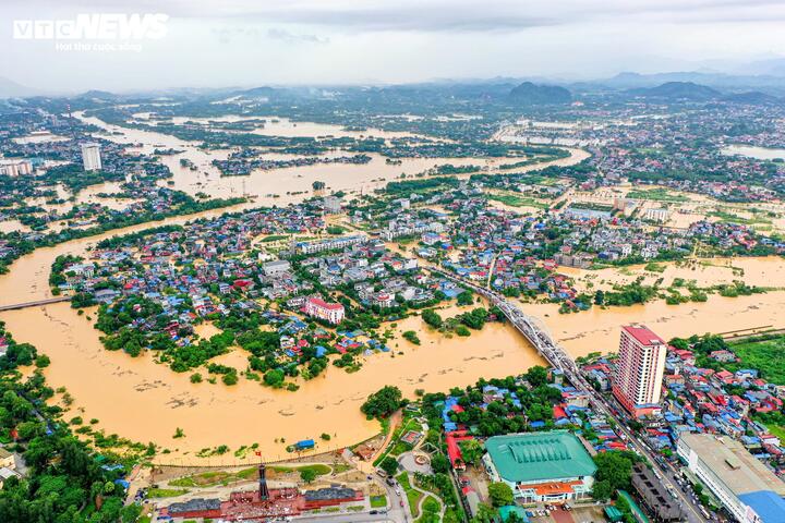 Vì sao mưa bão cực lớn, dị thường liên tiếp trút xuống gây ngập lụt lịch sử?- Ảnh 2.