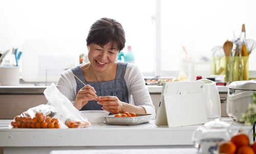 Dì 50 tuổi chia sẻ “kỹ năng làm việc nhà” gây sốt, cư dân mạng bình luận: Người biết sống, cuộc đời dễ dàng- Ảnh 1. Dì 50 tuổi chia sẻ “kỹ năng làm việc nhà” gây sốt, cư dân mạng bình luận: Người biết sống, cuộc đời dễ dàng- Ảnh 1.