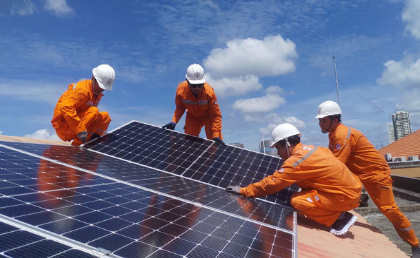 Đề xuất hỗ trợ tới 3 triệu đồng, vay ưu đãi 8,4%/năm cho hộ dân lắp điện mặt trời mái nhà- Ảnh 1. Đề xuất hỗ trợ tới 3 triệu đồng, vay ưu đãi 8,4%/năm cho hộ dân lắp điện mặt trời mái nhà- Ảnh 1.