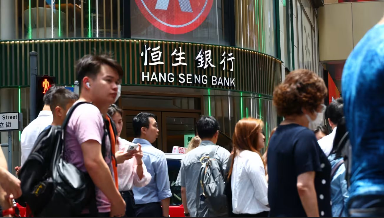 Một ngân hàng Trung Quốc sắp bị tư nhân hóa hoàn toàn bởi HSBC, hủy niêm yết khỏi thị trường chứng khoán- Ảnh 4. Một ngân hàng Trung Quốc sắp bị tư nhân hóa hoàn toàn bởi HSBC, hủy niêm yết khỏi thị trường chứng khoán- Ảnh 4.