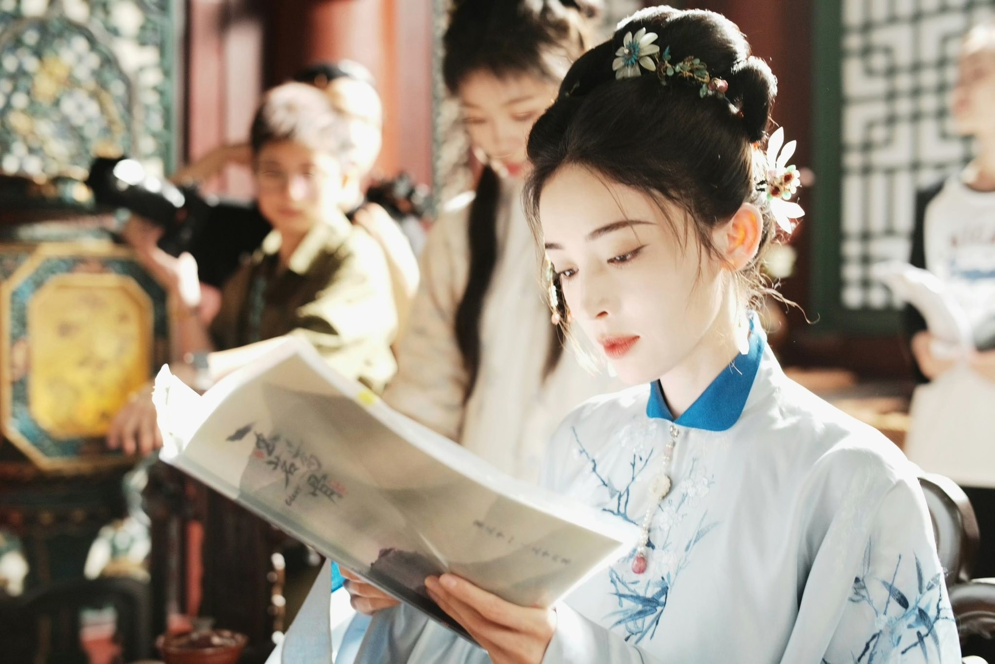 Ai đứng cùng mỹ nhân này cũng thành tàng hình hết: Đẹp nhất trần đời hiếm người bì nổi, 360 độ góc nào cũng phong thần- Ảnh 10. Ai đứng cùng mỹ nhân này cũng thành tàng hình hết: Đẹp nhất trần đời hiếm người bì nổi, 360 độ góc nào cũng phong thần- Ảnh 10.