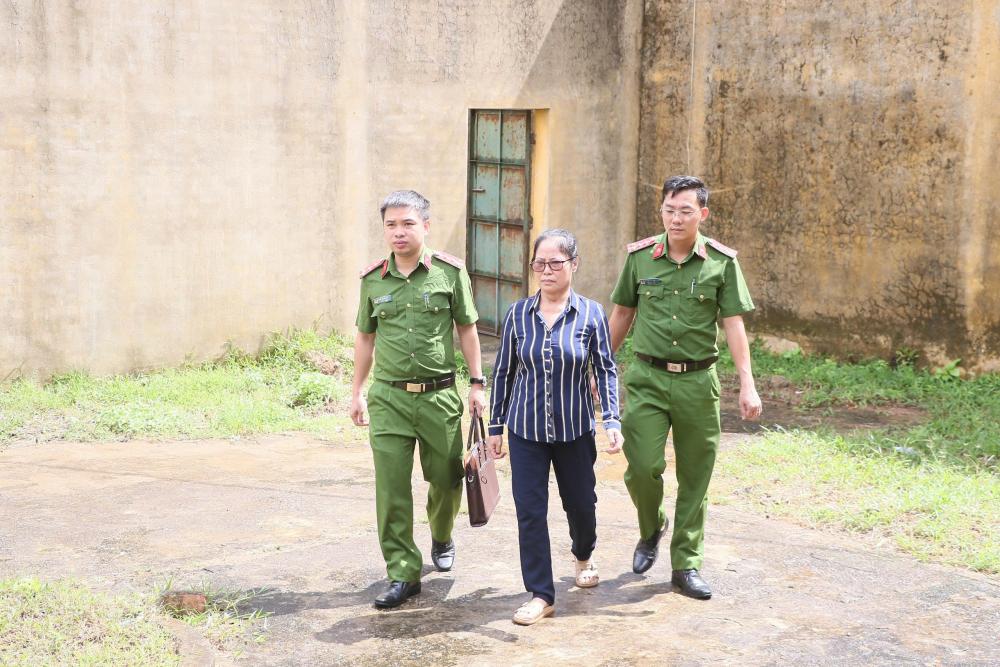 Bắt giữ cựu cán bộ ngân hàng sau 30 năm trốn truy nã, thay tên đổi họ, lẩn trốn dưới vỏ bọc người lao động nghèo- Ảnh 2. Bắt giữ cựu cán bộ ngân hàng sau 30 năm trốn truy nã, thay tên đổi họ, lẩn trốn dưới vỏ bọc người lao động nghèo- Ảnh 2.