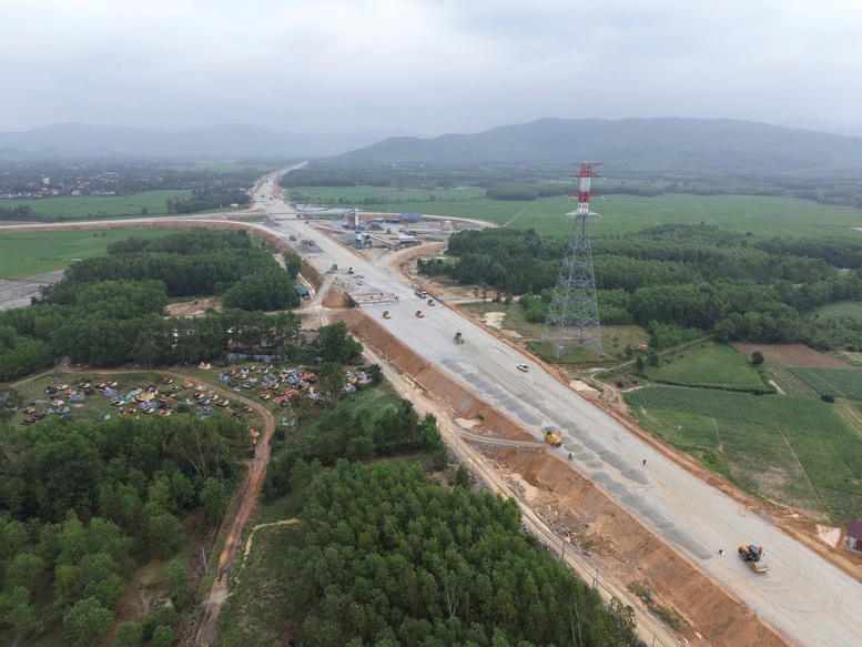Quảng Ngãi cần giải quyết dứt điểm các vướng mắc trong GPMB cao tốc Quảng Ngãi – Hoài Nhơn- Ảnh 1. Quảng Ngãi cần giải quyết dứt điểm các vướng mắc trong GPMB cao tốc Quảng Ngãi – Hoài Nhơn- Ảnh 1.