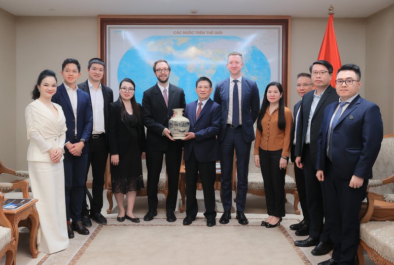 Phó Thủ tướng Hồ Đức Phớc tiếp lãnh đạo Tập đoàn Tether- Ảnh 2. Phó Thủ tướng Hồ Đức Phớc tiếp lãnh đạo Tập đoàn Tether- Ảnh 2.