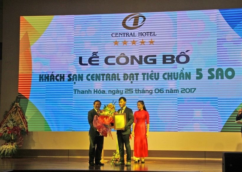 Đại gia U60 kín tiếng đứng sau khách sạn 5 sao 18 tầng đầu tiên ở Thanh Hóa, 'đánh chiếm' sang Quảng Ninh xây chuỗi- Ảnh 1.