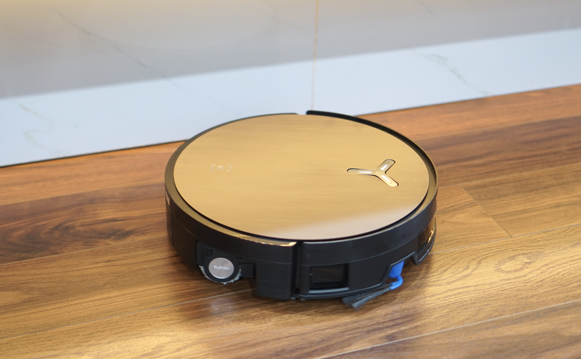 Trải nghiệm Ecovacs Deebot X11 Omni Cyclone: Khi robot hút bụi không chỉ dọn mà còn 'hiểu' căn nhà- Ảnh 3. Trải nghiệm Ecovacs Deebot X11 Omni Cyclone: Khi robot hút bụi không chỉ dọn mà còn 'hiểu' căn nhà- Ảnh 3.
