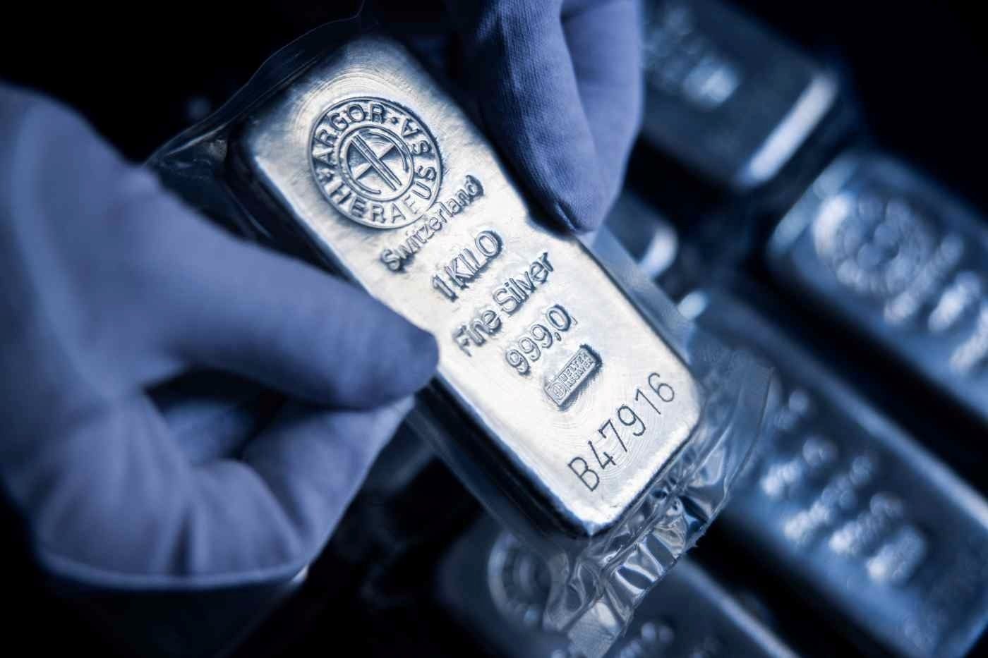 Bạc lập đỉnh – vượt 50 USD/ounce- Ảnh 1. Bạc lập đỉnh – vượt 50 USD/ounce- Ảnh 1.