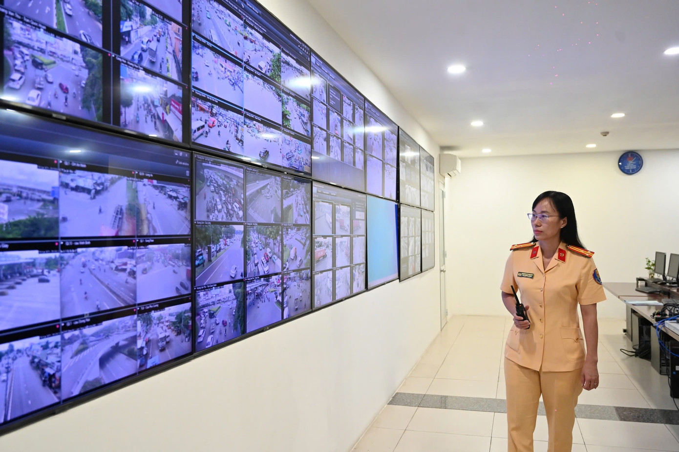 'Check in' nơi CSGT giám sát giao thông bằng camera AI ở TPHCM- Ảnh 4. 'Check in' nơi CSGT giám sát giao thông bằng camera AI ở TPHCM- Ảnh 4.