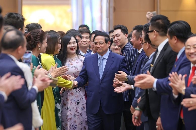 Thủ tướng gặp lãnh đạo Hòa Phát, FPT, PVN, EVN, TH... nhân Ngày Doanh nhân Việt Nam- Ảnh 1. Thủ tướng gặp lãnh đạo Hòa Phát, FPT, PVN, EVN, TH... nhân Ngày Doanh nhân Việt Nam- Ảnh 1.