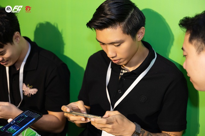 Công Phượng, Văn Hậu, Hoàng Đức… cùng hội quân trong EA SPORTS FC Mobile Việt Nam- Ảnh 4. Công Phượng, Văn Hậu, Hoàng Đức… cùng hội quân trong EA SPORTS FC Mobile Việt Nam- Ảnh 4.
