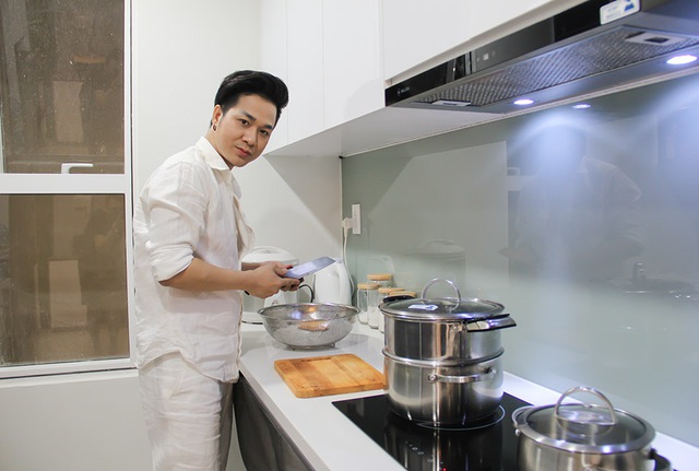 Ca sĩ Việt 4 lần chết hụt gang tấc: Bị đột quỵ 2 lần, lập sẵn di chúc phòng bất trắc- Ảnh 5. Ca sĩ Việt 4 lần chết hụt gang tấc: Bị đột quỵ 2 lần, lập sẵn di chúc phòng bất trắc- Ảnh 5.