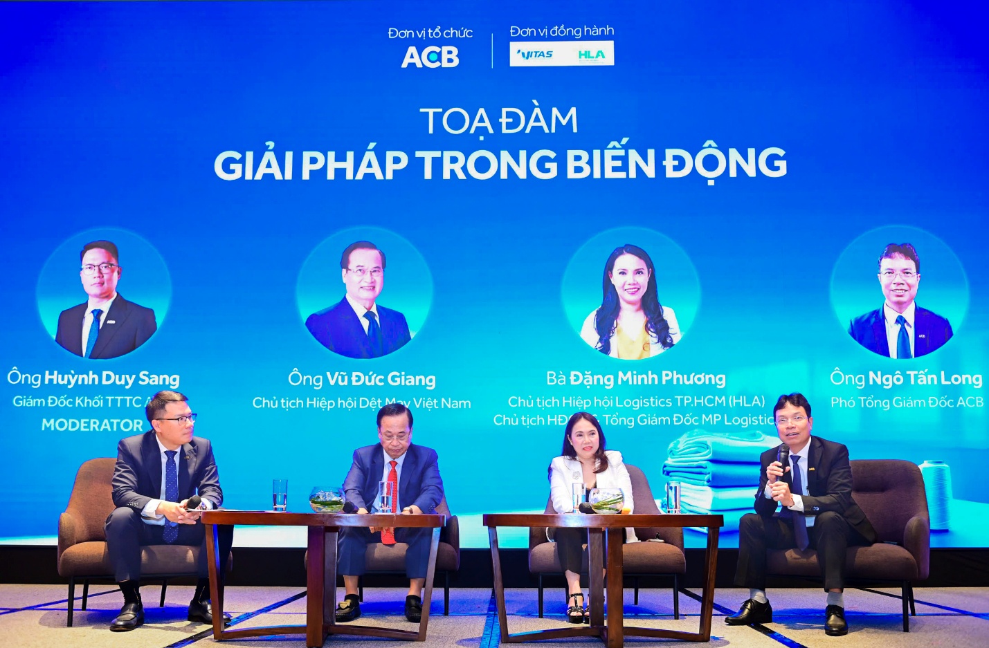 ACB khẳng định cam kết hỗ trợ doanh nghiệp tại “Hội nghị Ngành dệt may và chuỗi cung ứng – Giải pháp trong biến động”- Ảnh 3. ACB khẳng định cam kết hỗ trợ doanh nghiệp tại “Hội nghị Ngành dệt may và chuỗi cung ứng – Giải pháp trong biến động”- Ảnh 3.