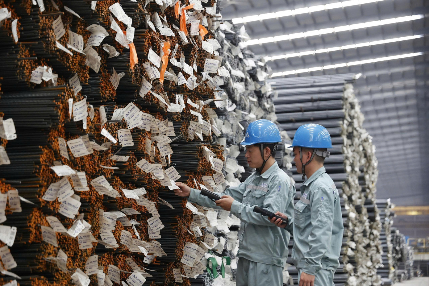 Hòa Phát đạt sản lượng bán 7,4 triệu tấn thép sau 9 tháng- Ảnh 1.