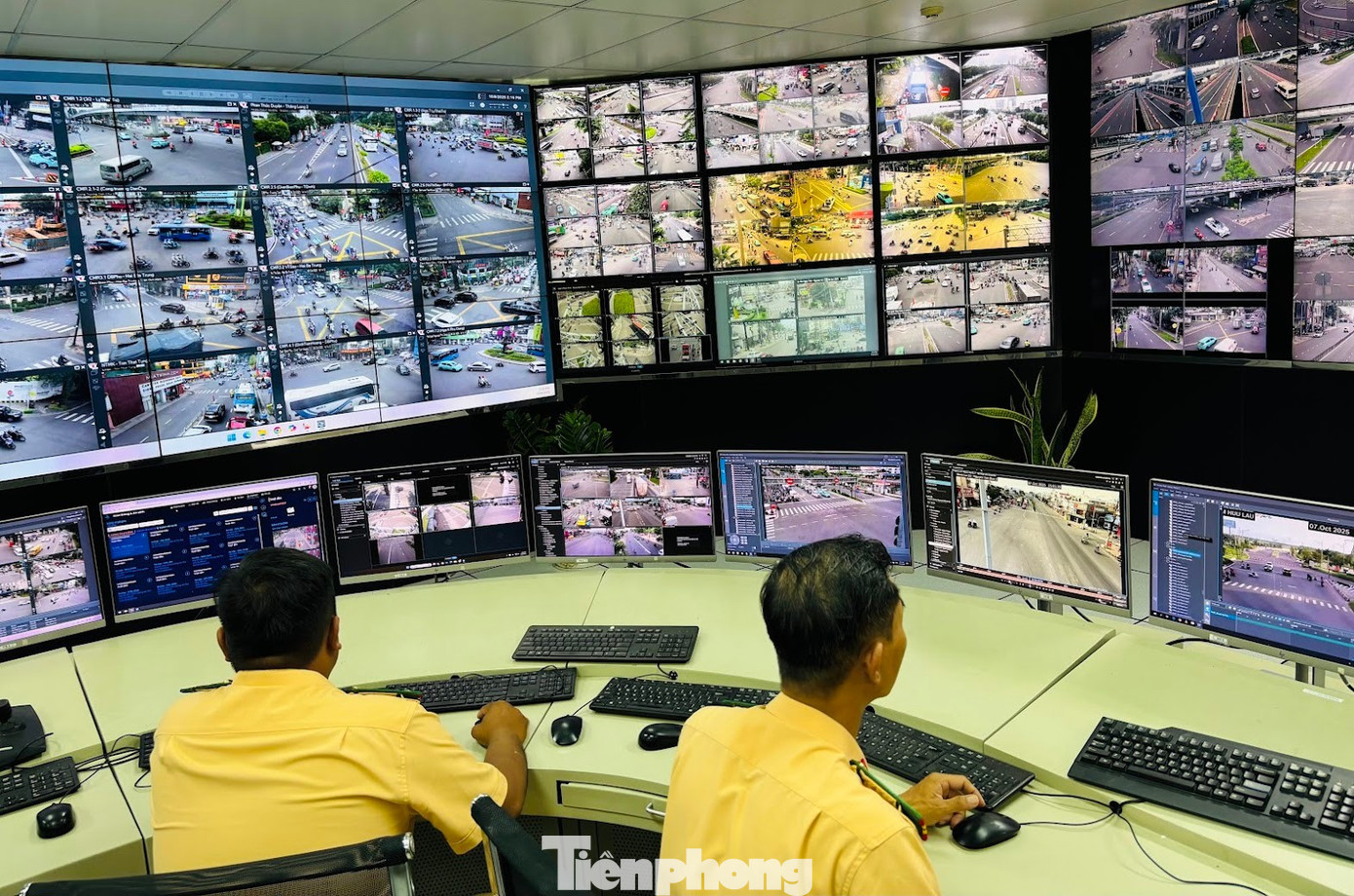 'Check in' nơi CSGT giám sát giao thông bằng camera AI ở TPHCM- Ảnh 5. 'Check in' nơi CSGT giám sát giao thông bằng camera AI ở TPHCM- Ảnh 5.