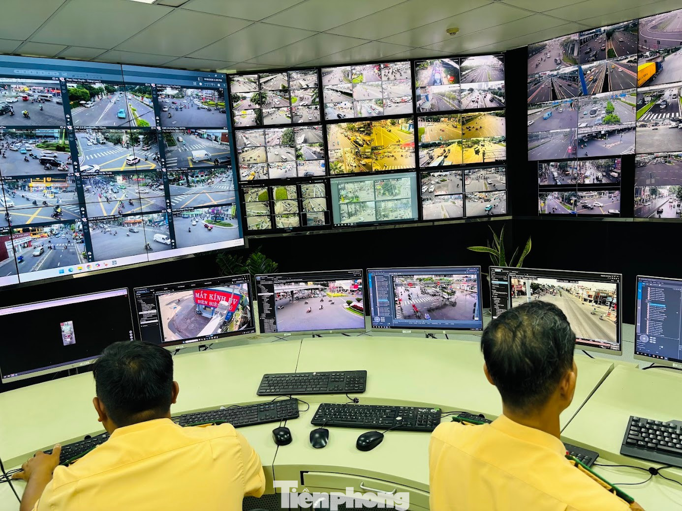 'Check in' nơi CSGT giám sát giao thông bằng camera AI ở TPHCM- Ảnh 1. 'Check in' nơi CSGT giám sát giao thông bằng camera AI ở TPHCM- Ảnh 1.