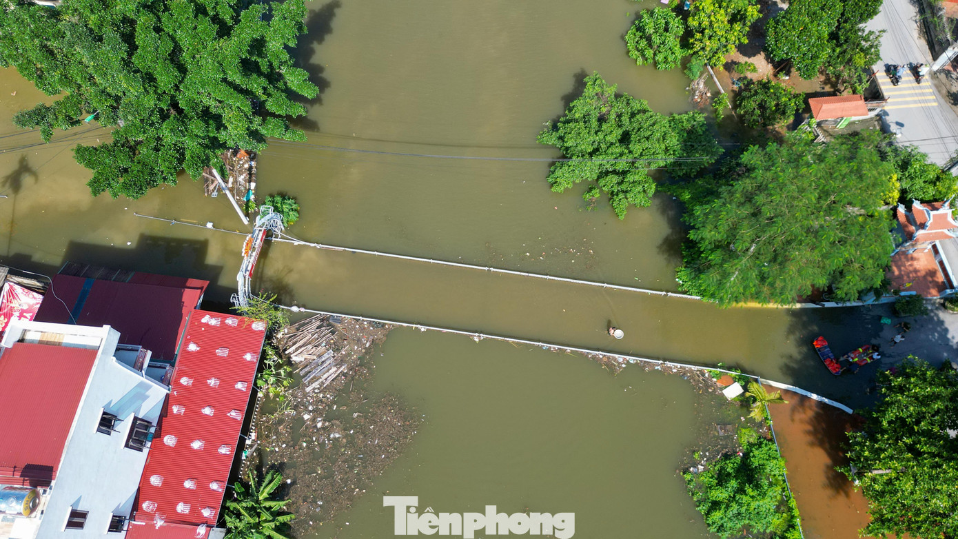 Biệt thự chìm trong biển nước, làng Quả Cảm thành ‘ốc đảo’ giữa Bắc Ninh- Ảnh 5. Biệt thự chìm trong biển nước, làng Quả Cảm thành ‘ốc đảo’ giữa Bắc Ninh- Ảnh 5.