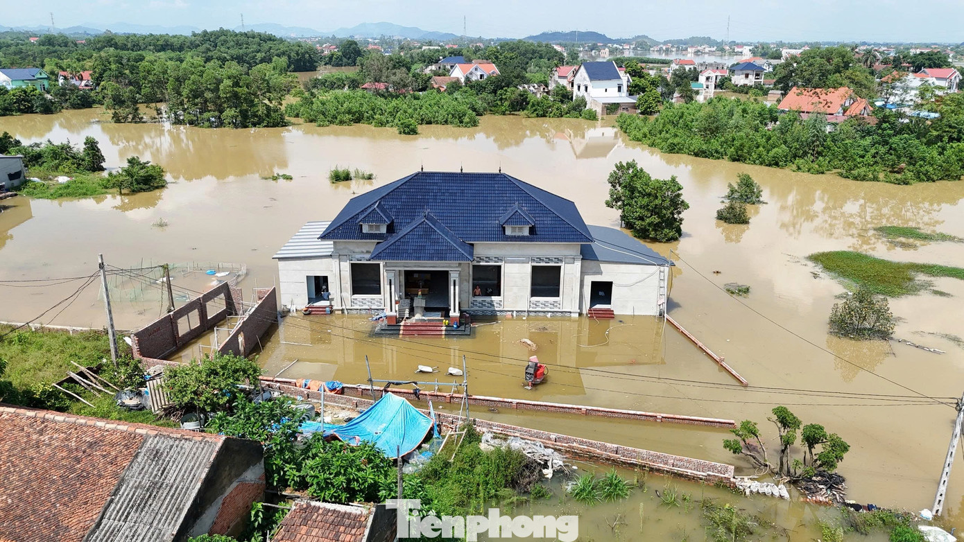 Sông Cà Lồ 'nuốt chửng' nhiều xã, hàng nghìn hộ dân ở Hà Nội bị cô lập- Ảnh 4. Sông Cà Lồ 'nuốt chửng' nhiều xã, hàng nghìn hộ dân ở Hà Nội bị cô lập- Ảnh 4.