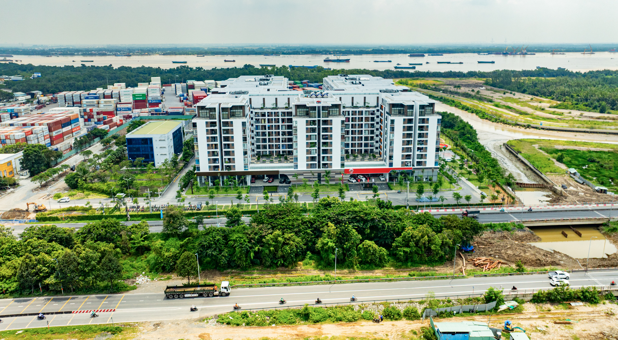 TP.HCM: Đoạn đường dài 8 km nhưng có hơn 10.000 căn hộ chung cư, nối cảng lớn nhất với sân bay rộng nhất Việt Nam- Ảnh 11.