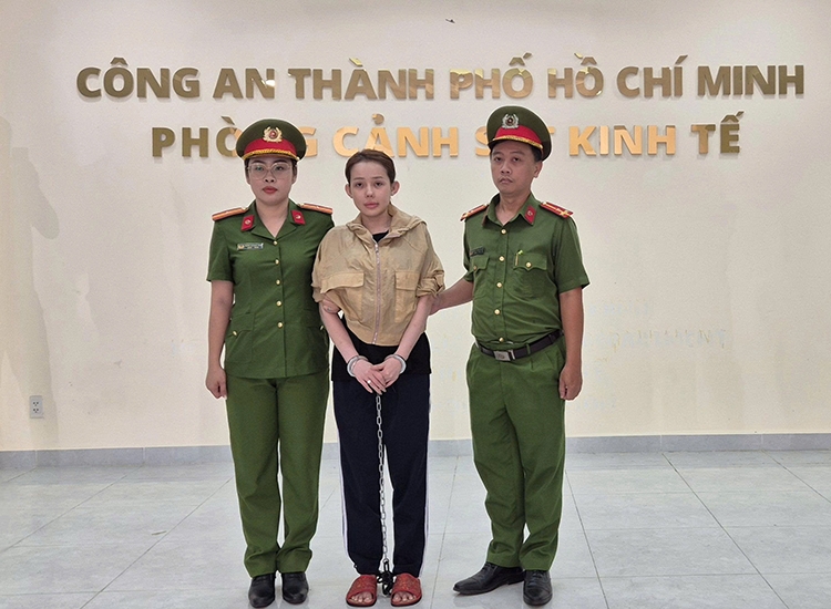 1 tháng, 4 vụ án, 98 sổ đỏ, 2 két sắt và hàng loạt con số chấn động- Ảnh 4. 1 tháng, 4 vụ án, 98 sổ đỏ, 2 két sắt và hàng loạt con số chấn động- Ảnh 4.