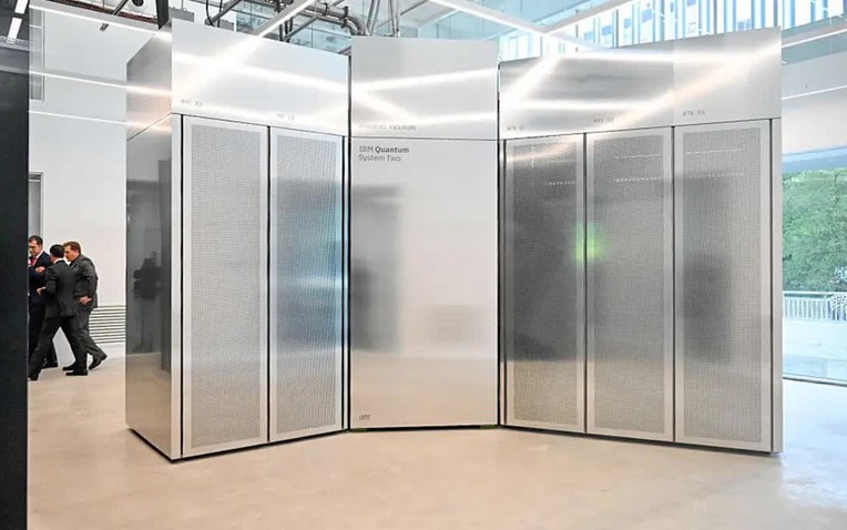 Trung Quốc ra mắt máy chủ AI 'kích thước tủ lạnh' giúp giảm tới 90% điện năng tiêu thụ- Ảnh 1. Trung Quốc ra mắt máy chủ AI 'kích thước tủ lạnh' giúp giảm tới 90% điện năng tiêu thụ- Ảnh 1.