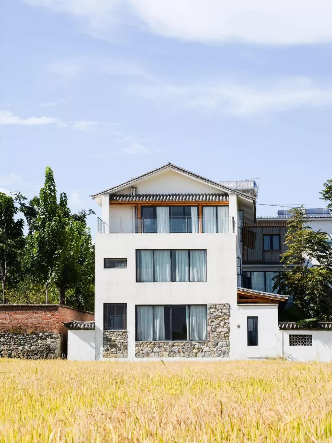 Rời quê 30 năm, 4 anh em về quê xây biệt thự 700m² làm nơi dưỡng già: "Khó tránh khỏi xích mích nhưng ở bên nhau chính là cuộc sống đẹp nhất"- Ảnh 1.