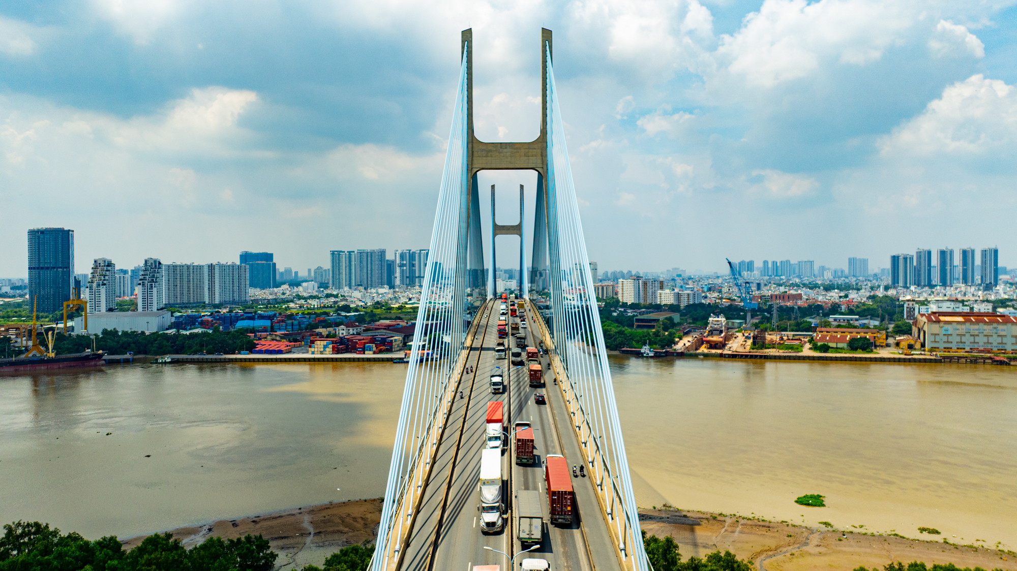 TP.HCM: Đoạn đường dài 8 km nhưng có hơn 10.000 căn hộ chung cư, nối cảng lớn nhất với sân bay rộng nhất Việt Nam- Ảnh 5.