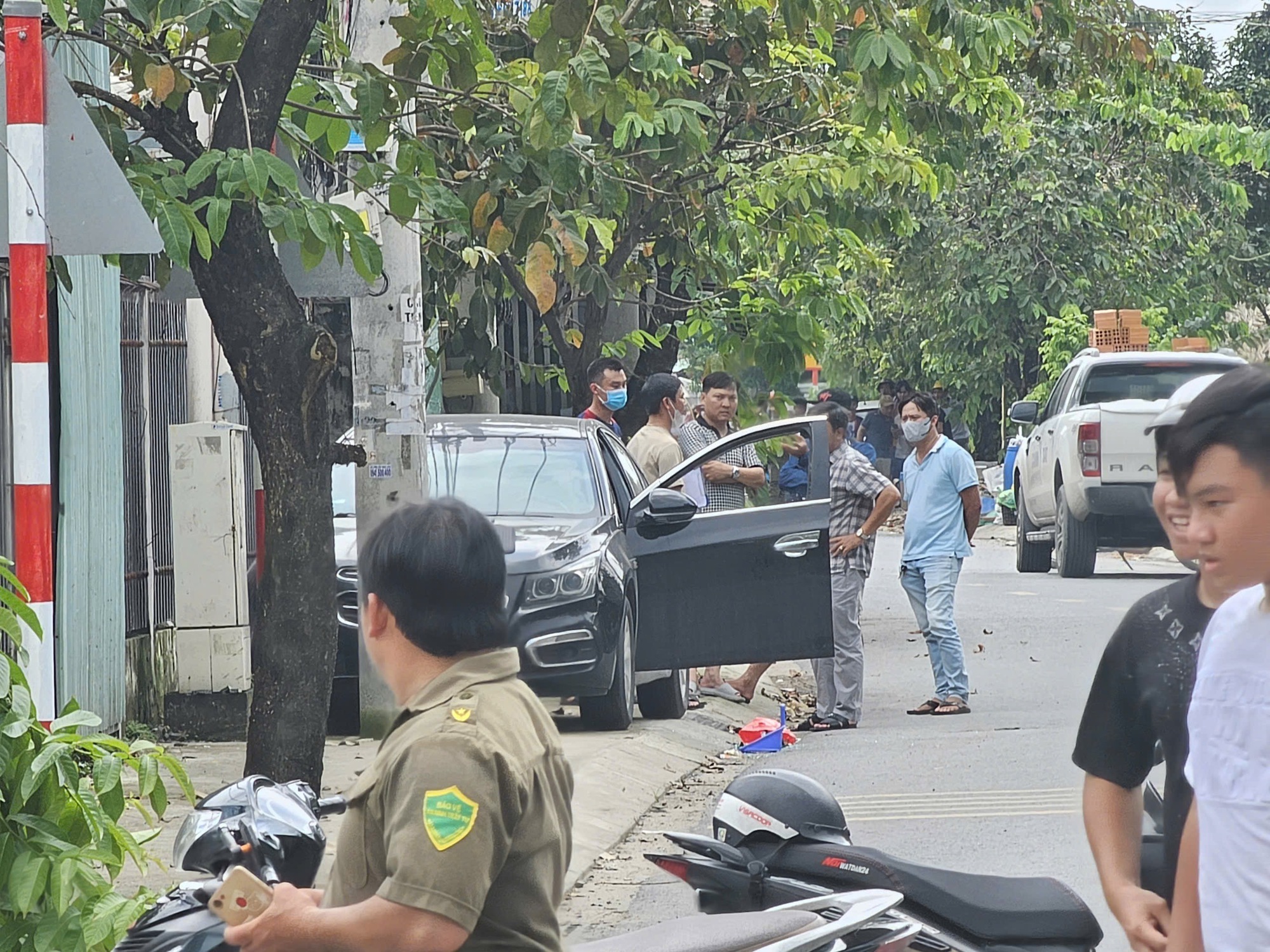 Cô gái tử vong trong cốp xe ô tô ở TP.HCM- Ảnh 1. Cô gái tử vong trong cốp xe ô tô ở TP.HCM- Ảnh 1.