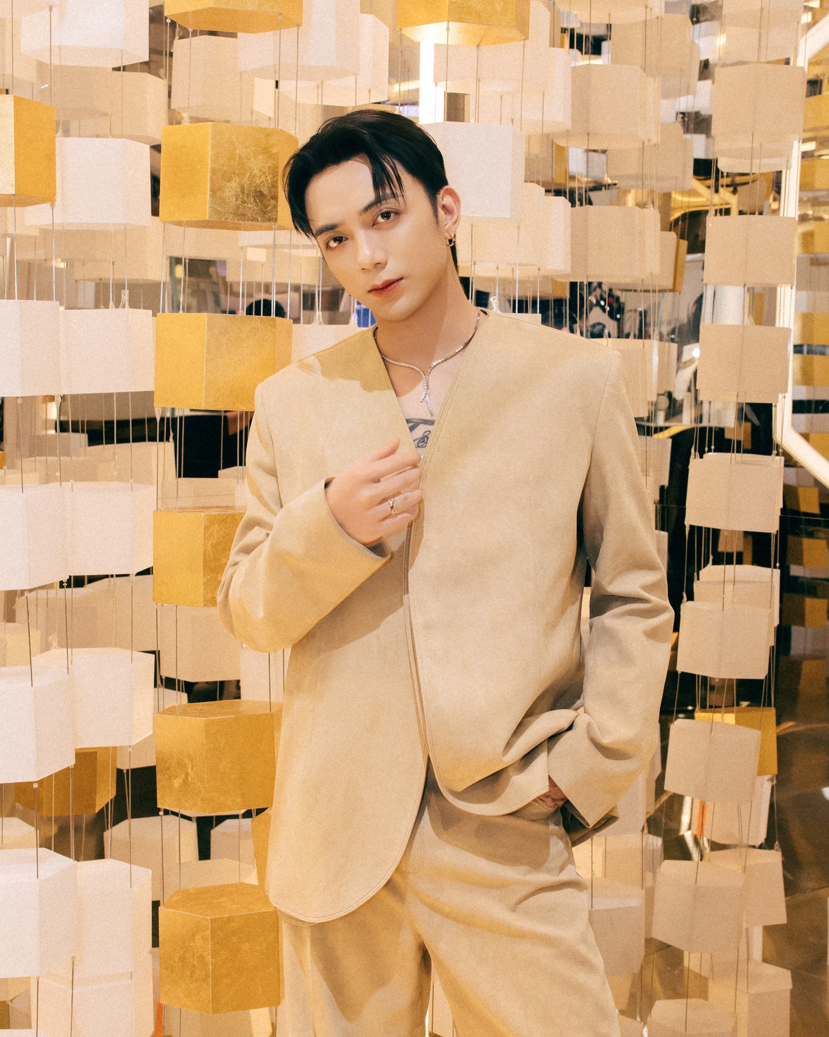 SOOBIN đã có bạn gái, liên tục thả tim ảnh rất tình cảm?- Ảnh 9. SOOBIN đã có bạn gái, liên tục thả tim ảnh rất tình cảm?- Ảnh 9.