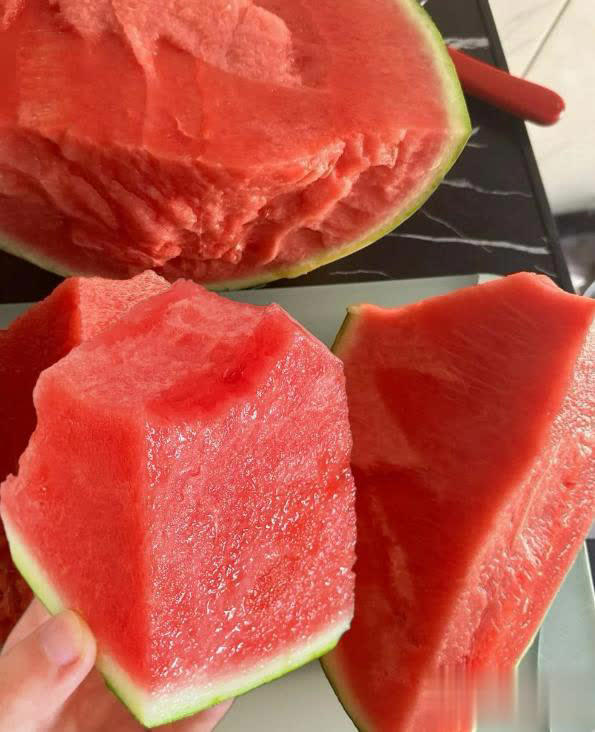 4 loại quả dễ bị tiêm thuốc kích thích, cần cẩn trọng khi chọn mua- Ảnh 2. 4 loại quả dễ bị tiêm thuốc kích thích, cần cẩn trọng khi chọn mua- Ảnh 2.