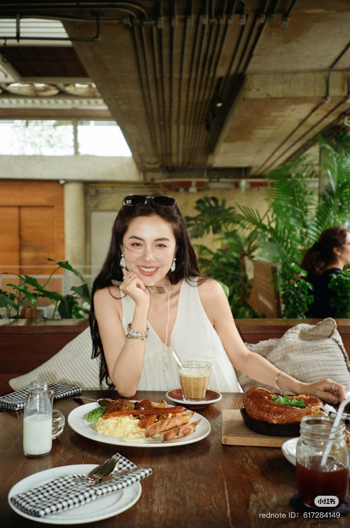 Cách ăn cơm của người giàu- Ảnh 2. Cách ăn cơm của người giàu- Ảnh 2.