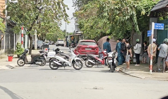 Thi thể cô gái phân hủy trong cốp ô tô ở TP HCM: Chủ xe không quen biết nạn nhân?- Ảnh 4. Thi thể cô gái phân hủy trong cốp ô tô ở TP HCM: Chủ xe không quen biết nạn nhân?- Ảnh 4.