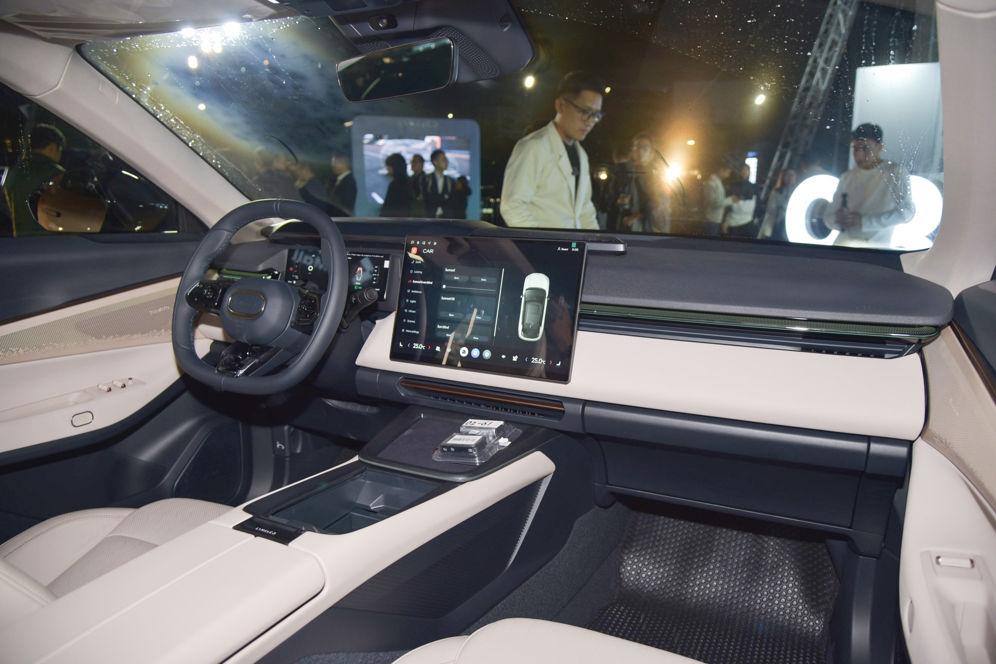 8 xe ra mắt Việt Nam tháng 10/2025: Rẻ nhất 520 triệu đồng, đắt nhất hơn 13 tỷ đồng, từ sedan đến SUV, đủ động cơ xăng điện và hybrid- Ảnh 18.