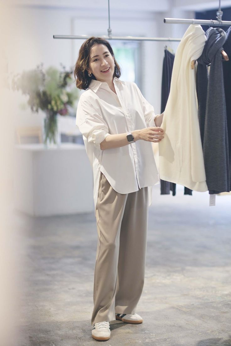 Họp lớp tuổi 40: Tôi từng tốn cả tuần lương cho bộ váy, giờ chỉ 1 mẹo nhỏ vẫn được khen sang và tự tin- Ảnh 1. Họp lớp tuổi 40: Tôi từng tốn cả tuần lương cho bộ váy, giờ chỉ 1 mẹo nhỏ vẫn được khen sang và tự tin- Ảnh 1.