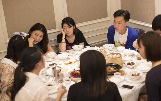 Họp lớp báo 23 người tham gia, lúc đi ăn lại thành 52 người: Ăn xong tôi lặng lẽ rời nhóm chat!- Ảnh 3.