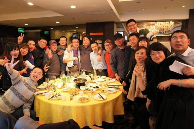 Họp lớp báo 23 người tham gia, lúc đi ăn lại thành 52 người: Ăn xong tôi lặng lẽ rời nhóm chat!- Ảnh 2.