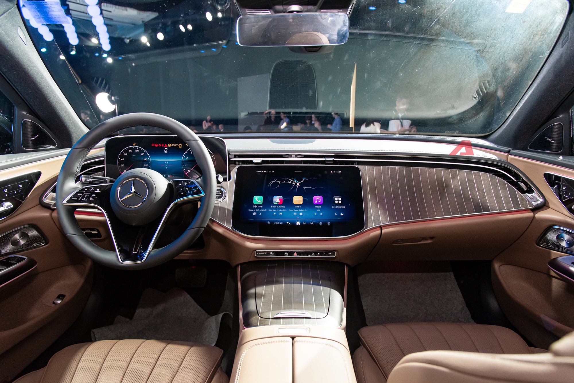 8 xe ra mắt Việt Nam tháng 10/2025: Rẻ nhất 520 triệu đồng, đắt nhất hơn 13 tỷ đồng, từ sedan đến SUV, đủ động cơ xăng điện và hybrid- Ảnh 5. 8 xe ra mắt Việt Nam tháng 10/2025: Rẻ nhất 520 triệu đồng, đắt nhất hơn 13 tỷ đồng, từ sedan đến SUV, đủ động cơ xăng điện và hybrid- Ảnh 5.