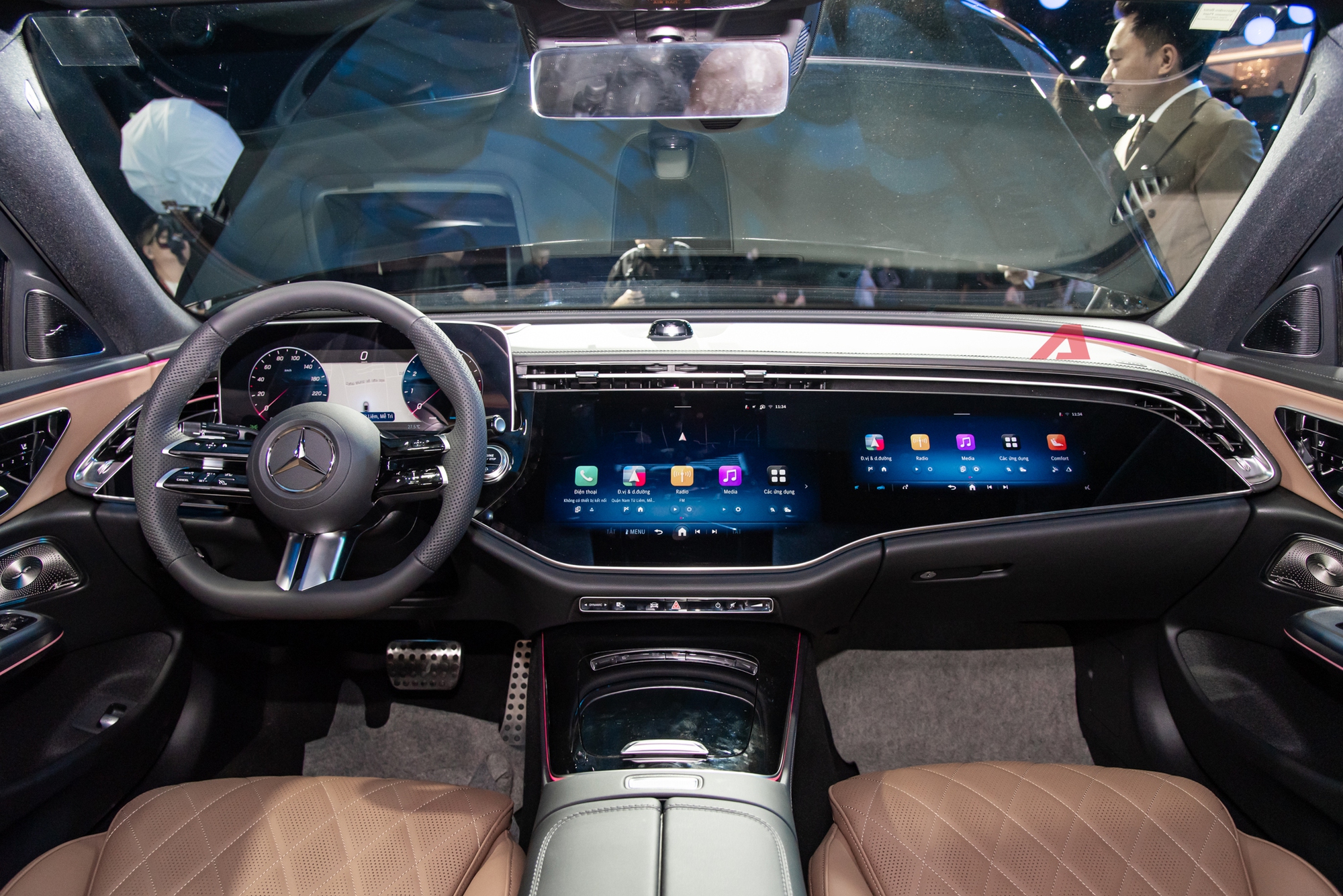 8 xe ra mắt Việt Nam tháng 10/2025: Rẻ nhất 520 triệu đồng, đắt nhất hơn 13 tỷ đồng, từ sedan đến SUV, đủ động cơ xăng điện và hybrid- Ảnh 4. 8 xe ra mắt Việt Nam tháng 10/2025: Rẻ nhất 520 triệu đồng, đắt nhất hơn 13 tỷ đồng, từ sedan đến SUV, đủ động cơ xăng điện và hybrid- Ảnh 4.