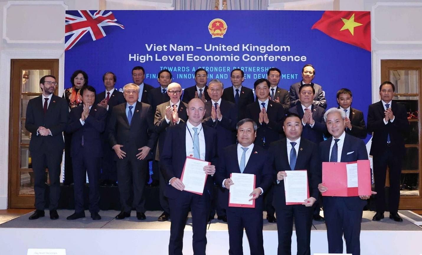 Tổng Bí thư Tô Lâm chứng kiến Quảng Ninh, Sun Group, VinaCapital, HAECO ký kết biên bản ghi nhớ hình thành trung tâm sửa chữa máy bay lớn tại Vân Đồn- Ảnh 1. Tổng Bí thư Tô Lâm chứng kiến Quảng Ninh, Sun Group, VinaCapital, HAECO ký kết biên bản ghi nhớ hình thành trung tâm sửa chữa máy bay lớn tại Vân Đồn- Ảnh 1.