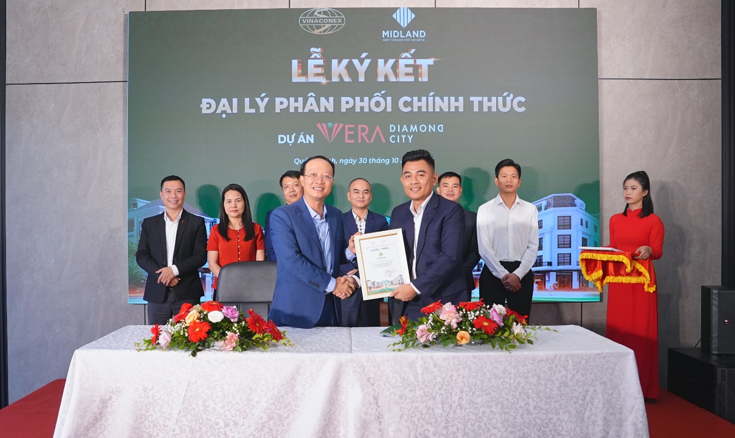 Lễ ký kết với các đại lý phân phối dự án Vera Diamond City Quảng Ninh- Ảnh 3. Lễ ký kết với các đại lý phân phối dự án Vera Diamond City Quảng Ninh- Ảnh 3.