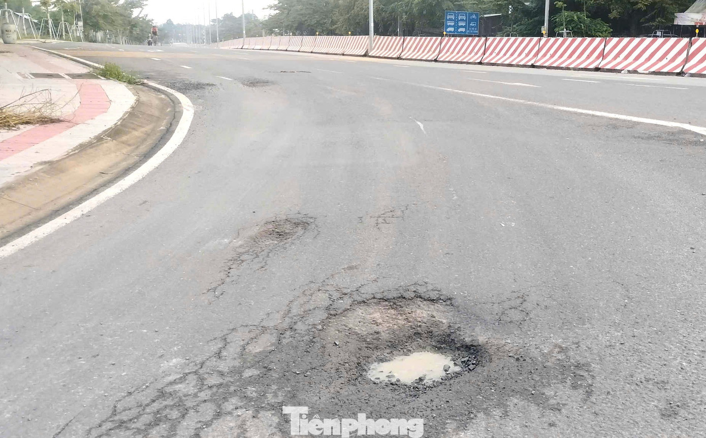 Cầu đường nghìn tỷ nối TPHCM với Tây Ninh thông xe chưa lâu đã 2 lần 'chắp vá'- Ảnh 2. Cầu đường nghìn tỷ nối TPHCM với Tây Ninh thông xe chưa lâu đã 2 lần 'chắp vá'- Ảnh 2.