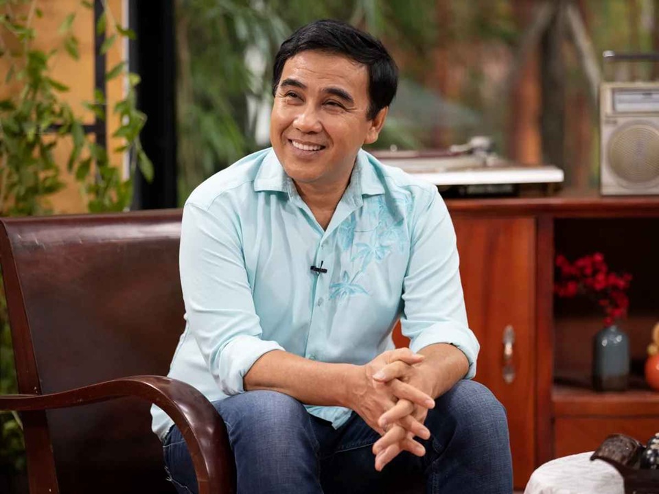 Phó chủ tịch Hội điện ảnh đóng Đồng Tiền Xương Máu: Ở biệt thự triệu đô 500m2, hai cô con gái như tiên tử- Ảnh 3. Phó chủ tịch Hội điện ảnh đóng Đồng Tiền Xương Máu: Ở biệt thự triệu đô 500m2, hai cô con gái như tiên tử- Ảnh 3.