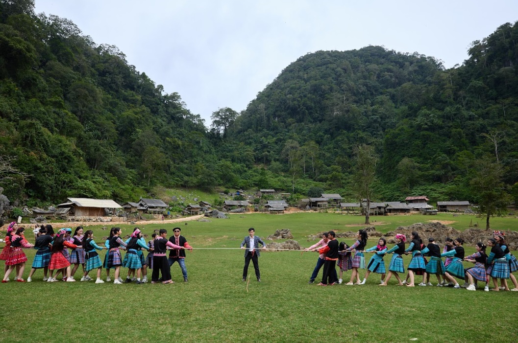 “Ngôi làng nguyên thủy” không sóng điện thoại, không wifi, không nhà bê tông ở Sơn La bất ngờ xuất hiện trong chương trình truyền hình thực tế lần đầu có mặt ở Việt Nam- Ảnh 3. “Ngôi làng nguyên thủy” không sóng điện thoại, không wifi, không nhà bê tông ở Sơn La bất ngờ xuất hiện trong chương trình truyền hình thực tế lần đầu có mặt ở Việt Nam- Ảnh 3.
