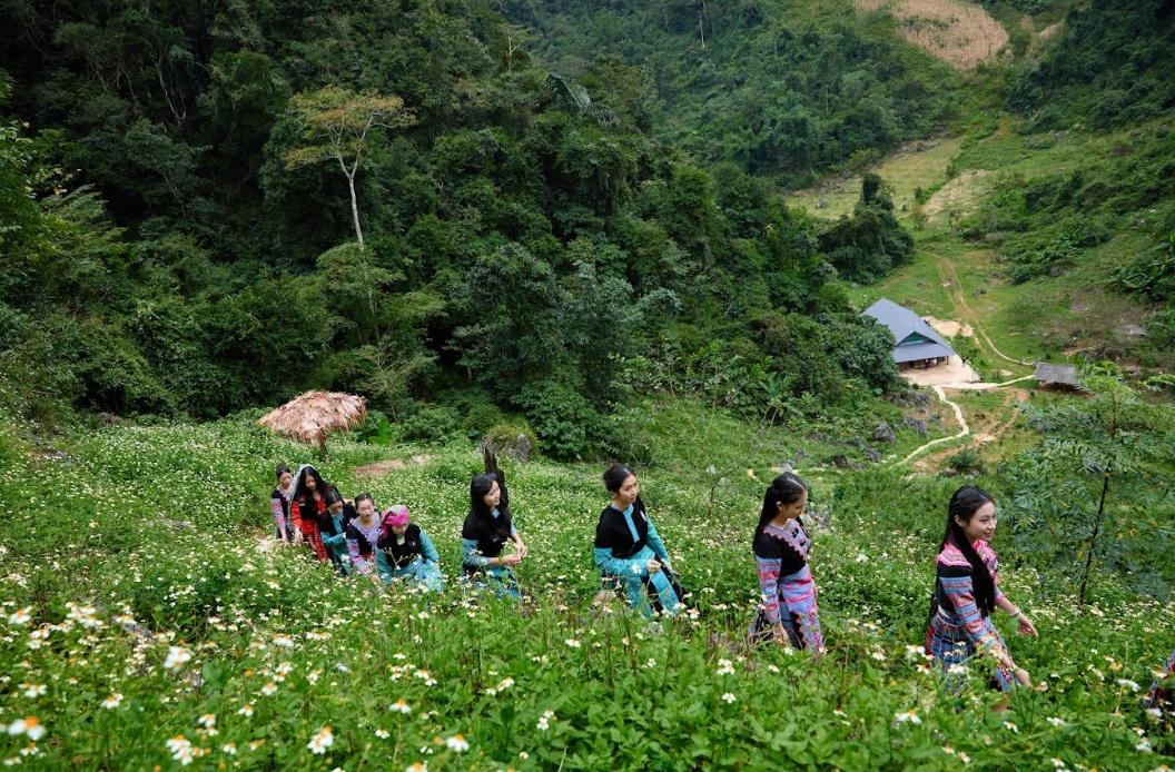 “Ngôi làng nguyên thủy” không sóng điện thoại, không wifi, không nhà bê tông ở Sơn La bất ngờ xuất hiện trong chương trình truyền hình thực tế lần đầu có mặt ở Việt Nam- Ảnh 6. “Ngôi làng nguyên thủy” không sóng điện thoại, không wifi, không nhà bê tông ở Sơn La bất ngờ xuất hiện trong chương trình truyền hình thực tế lần đầu có mặt ở Việt Nam- Ảnh 6.