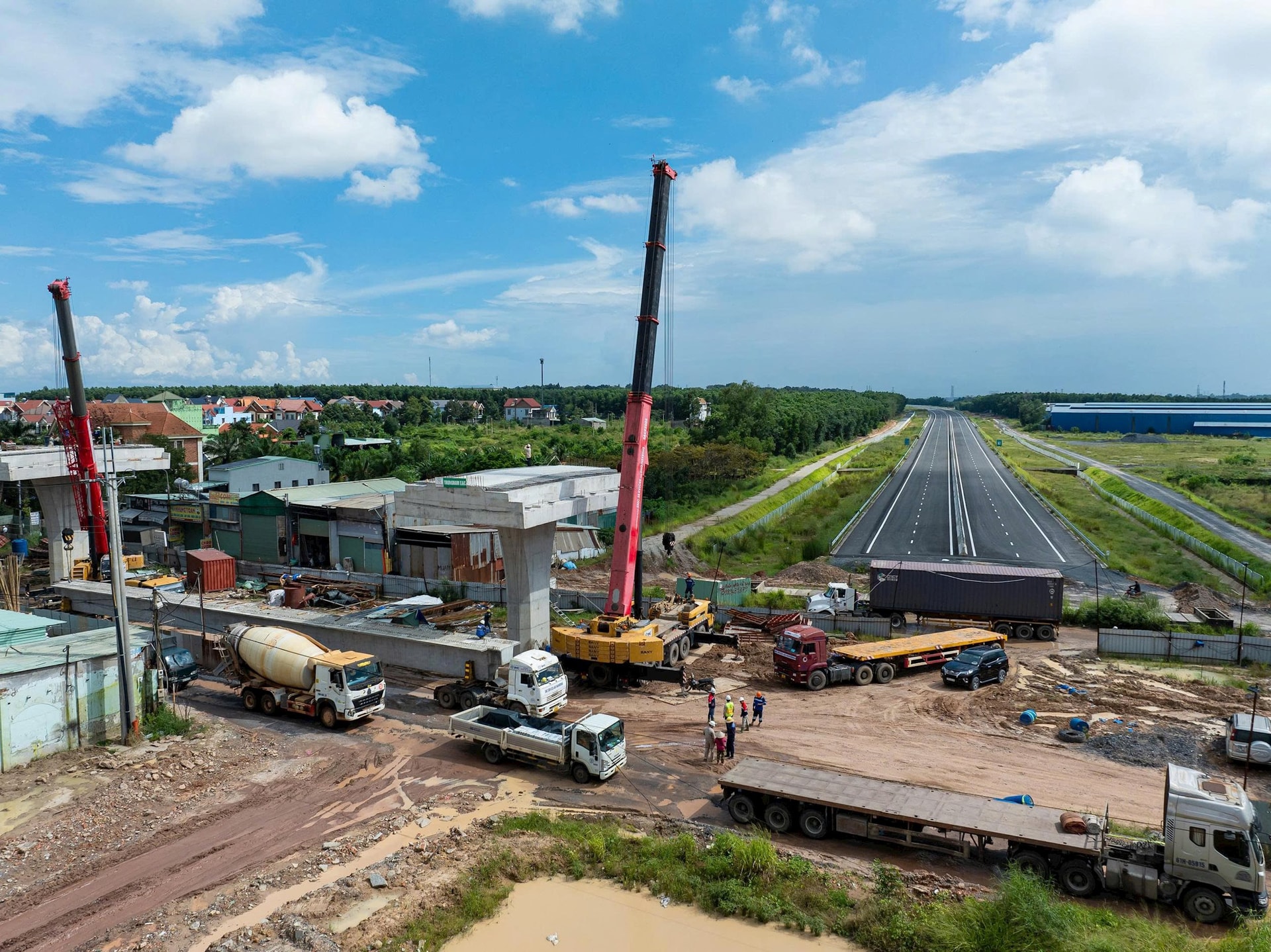 Trung Nam E&C dự kiến lập kỷ lục gác 42 phiến dầm trong 15 ngày đêm tại Cao tốc Biên Hòa – Vùng Tàu- Ảnh 1. Trung Nam E&C dự kiến lập kỷ lục gác 42 phiến dầm trong 15 ngày đêm tại Cao tốc Biên Hòa – Vùng Tàu- Ảnh 1.