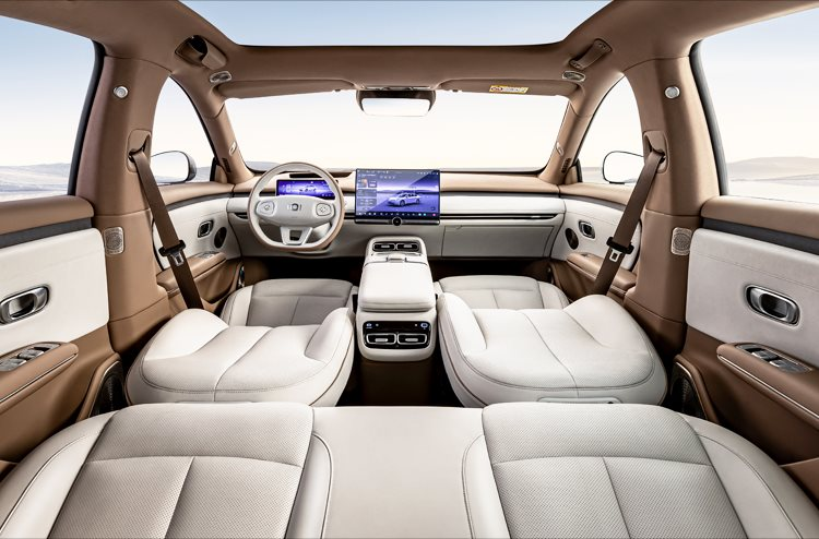 Hãng xe xây nhà máy tại Việt Nam vừa ra mắt mẫu xe điện đi 2.120 km: Sạc nhanh chỉ trong 12 phút, giá khởi điểm hơn 400 triệu đồng- Ảnh 3.