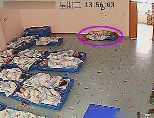 Con trai thường xuyên ú ớ, khóc thét giữa đêm, mẹ sinh nghi liền đến trường xem camera: Những gì nhìn thấy khiến chị chết lặng- Ảnh 2.