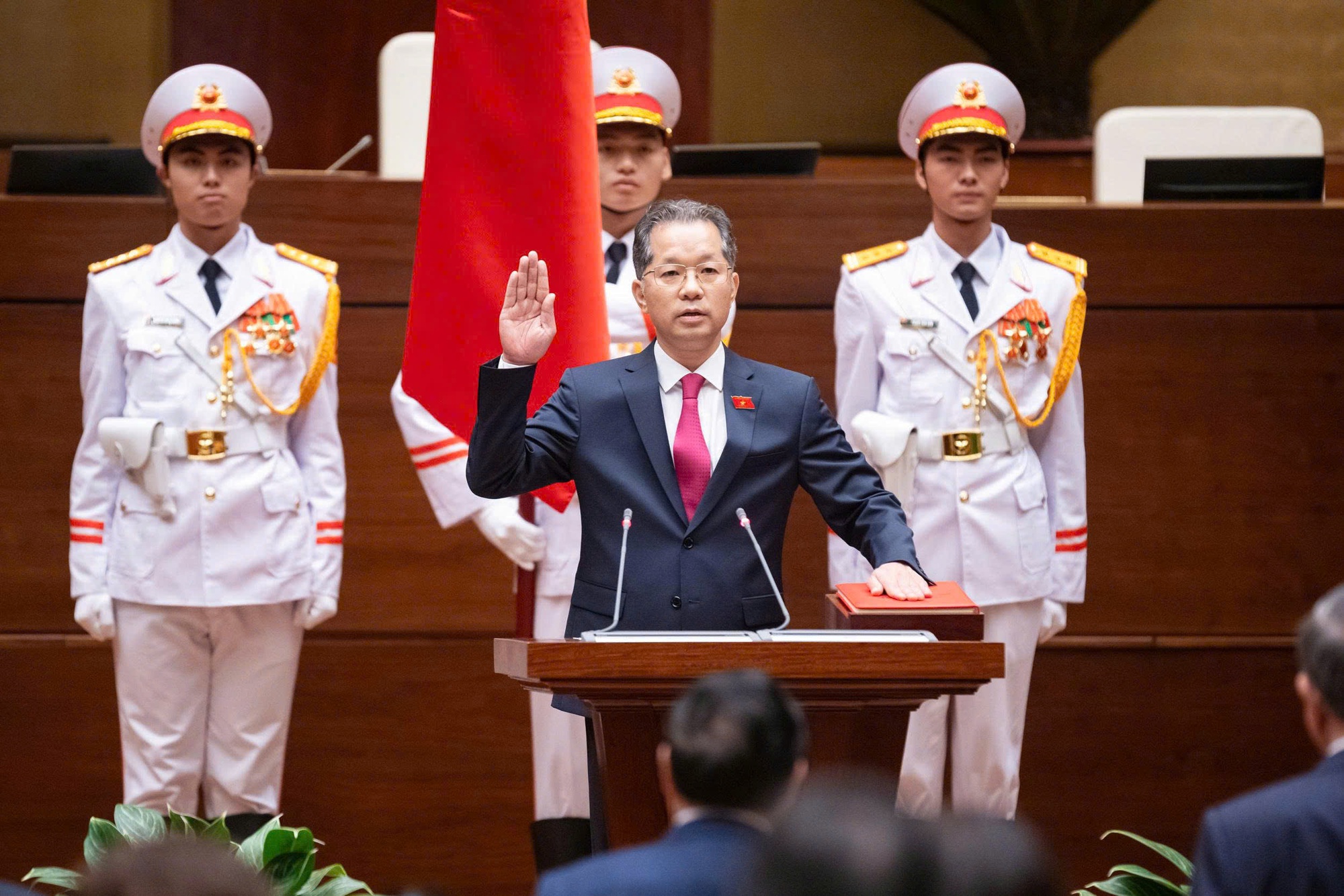 VIDEO Chánh án Toà án nhân dân tối cao Nguyễn Văn Quảng tuyên thệ nhậm chức- Ảnh 1.